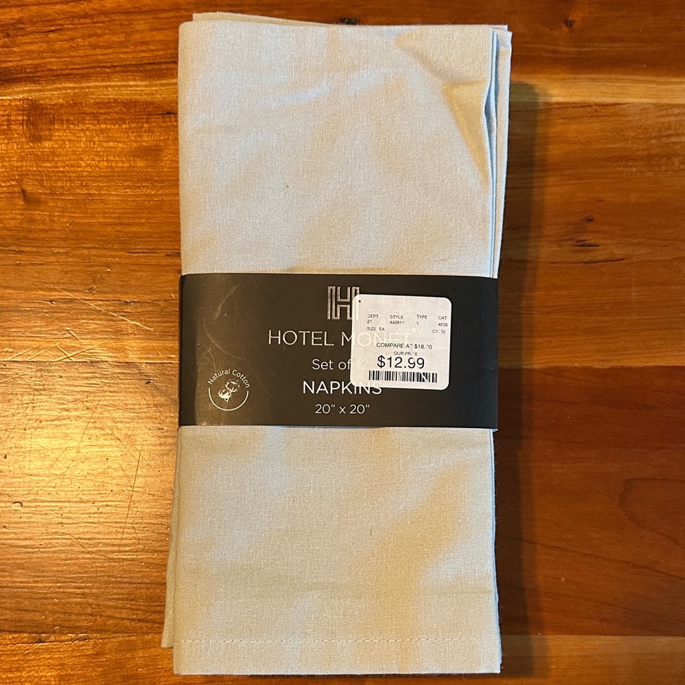 Hotel Monet Dinner Napkins - New!